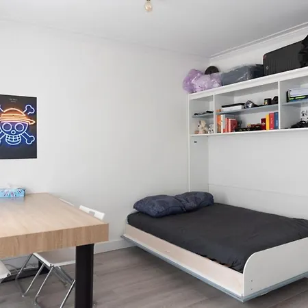 Charming Near Parc Clichy Appartement Paris